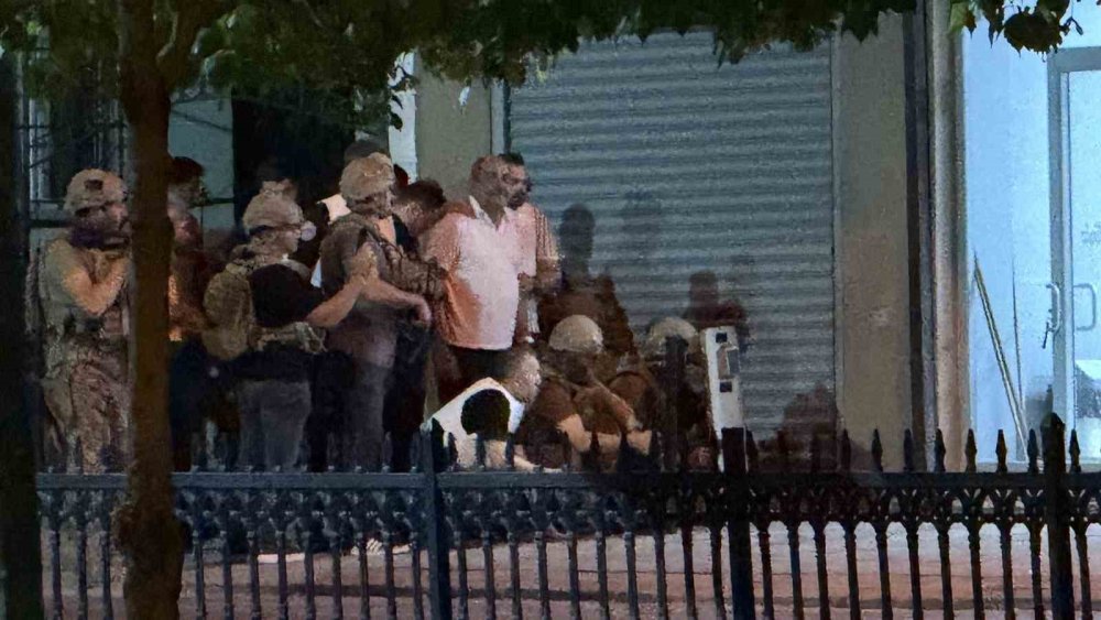 Sakarya’da Film Sahnelerini Aratmayan Olay: Polisle Çatıştı, Bacağından Vuruldu