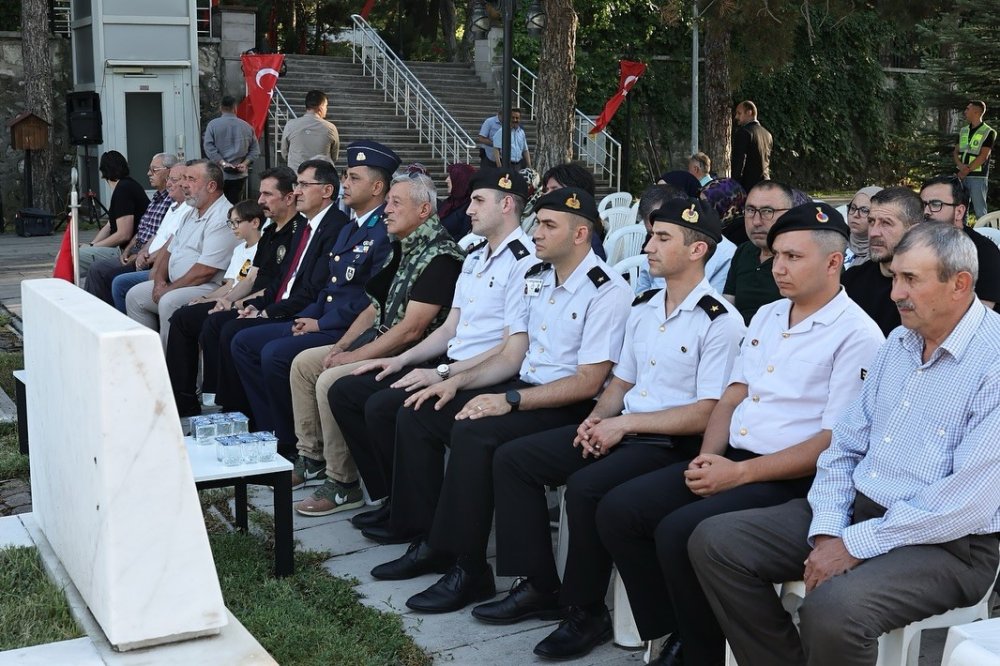 Şehitler İçin ’Kur’an-ı Kerim Tilaveti Ve Mevlüt’ Programı Yapıldı