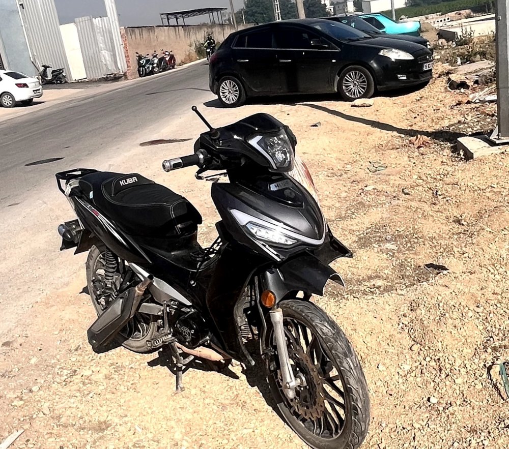 Otomobil İle Çarpışan Motosikletli Yaralandı
