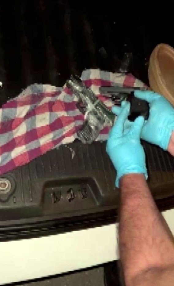 Silah Kaçakçılığına Darbe: Çok Sayıda Silah Ve Mühimmatı Ele Geçirildi, 4 Gözaltı