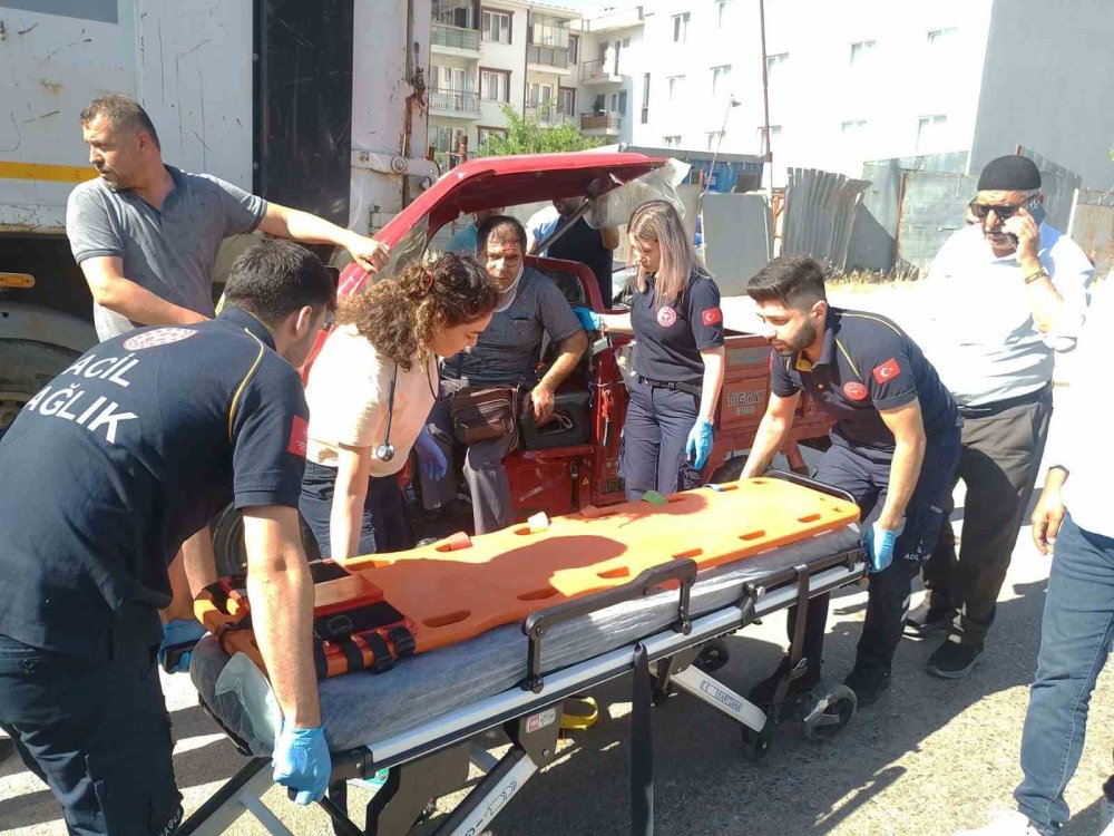 Elektrikli Motosiklet Tır Dorsesine Çarptı: 1 Yaralı
