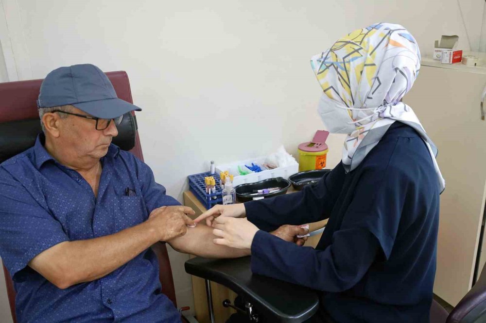 Evlilikte 30 Yılı Aşan Çiftlere Özel Uygulama: Sağlıkta Ve Hayatta El Ele