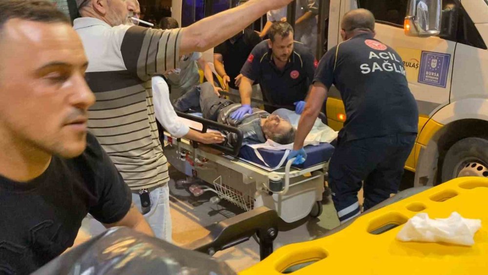 Kalp Krizi Geçiren Vatandaşı Otobüs Şoförü Hastaneye Yetiştirdi