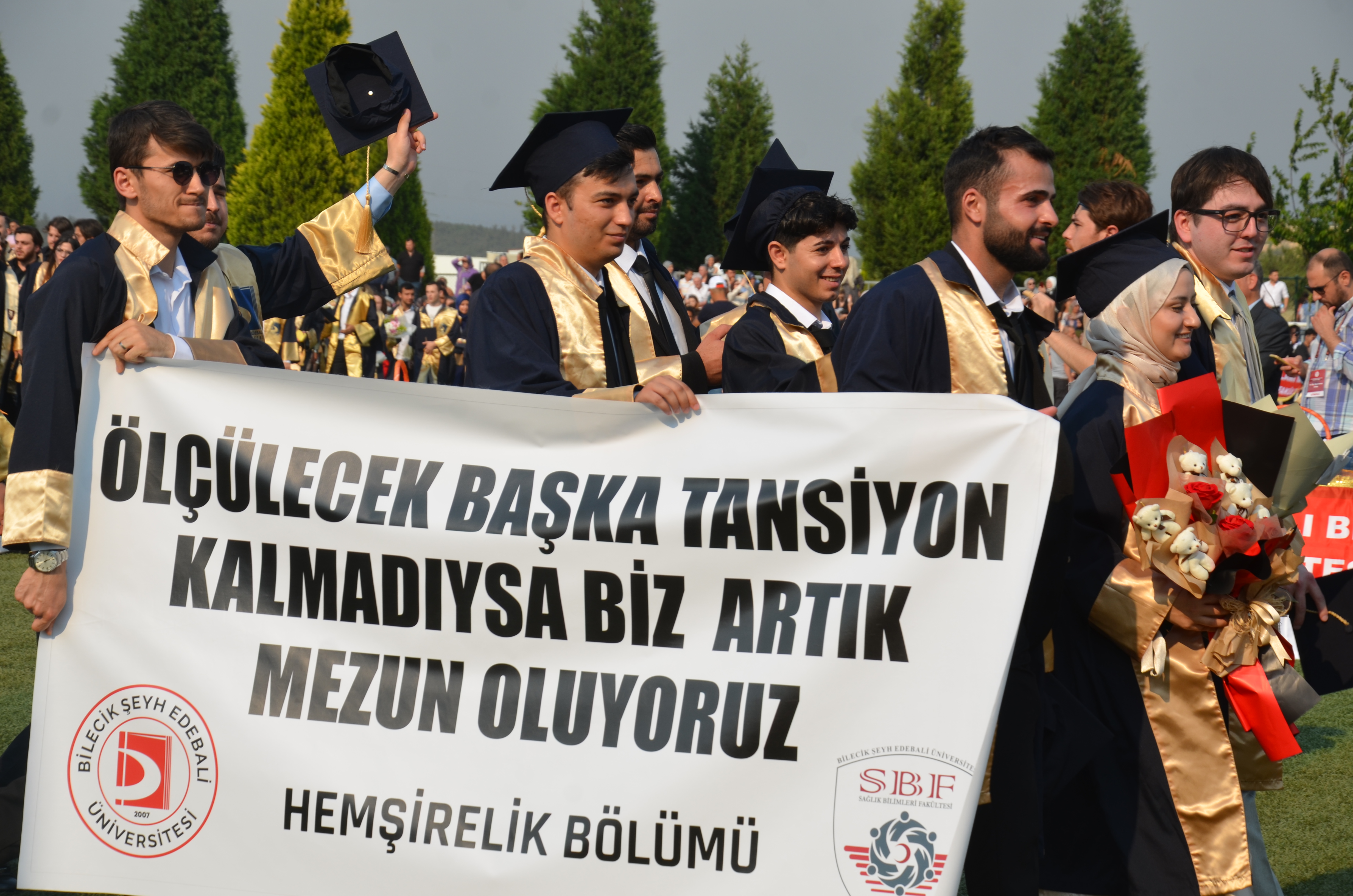 mezunlar-hem-dusundurdu-hem-guldurdu-4.jpg
