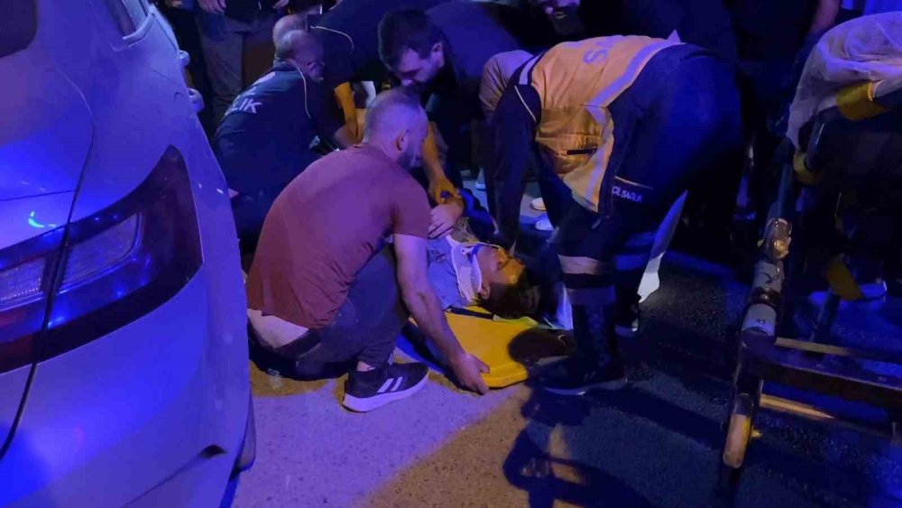 Otomobil İle Motosiklet Çarpıştı: 1 Ağır Yaralı