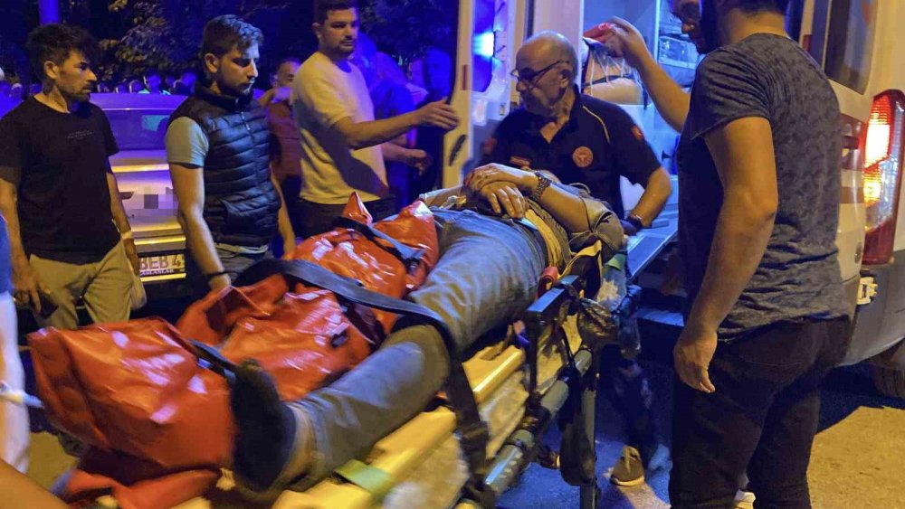 Otomobil İle Motosiklet Çarpıştı: 1 Ağır Yaralı