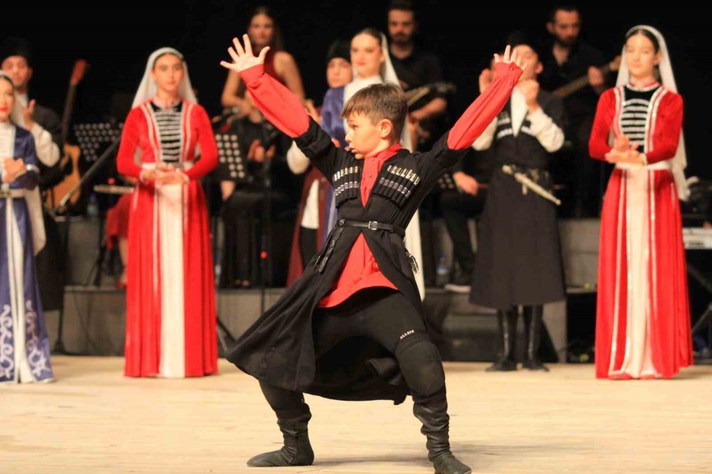 Çerkes Şöleni Nefes Kesti