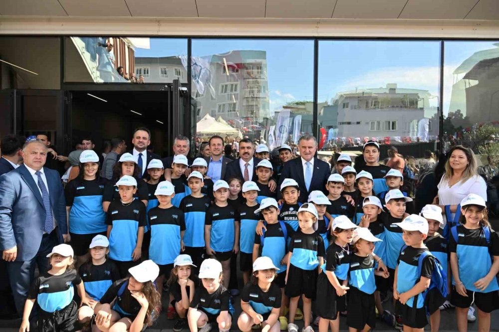 "Dr. Sadık Ahmet Gençlik Ve Spor Merkezi" Hizmete Açıldı