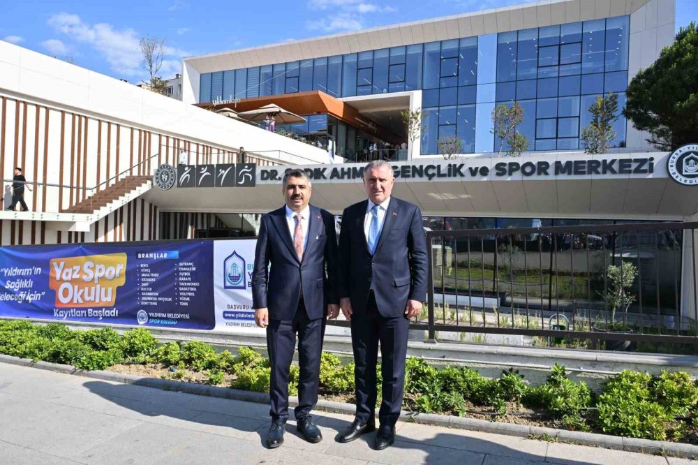 "Dr. Sadık Ahmet Gençlik Ve Spor Merkezi" Hizmete Açıldı