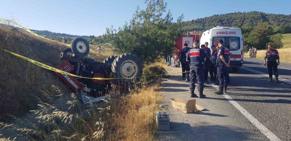 Traktörün devrilmesi sonucu hayatını kaybetti