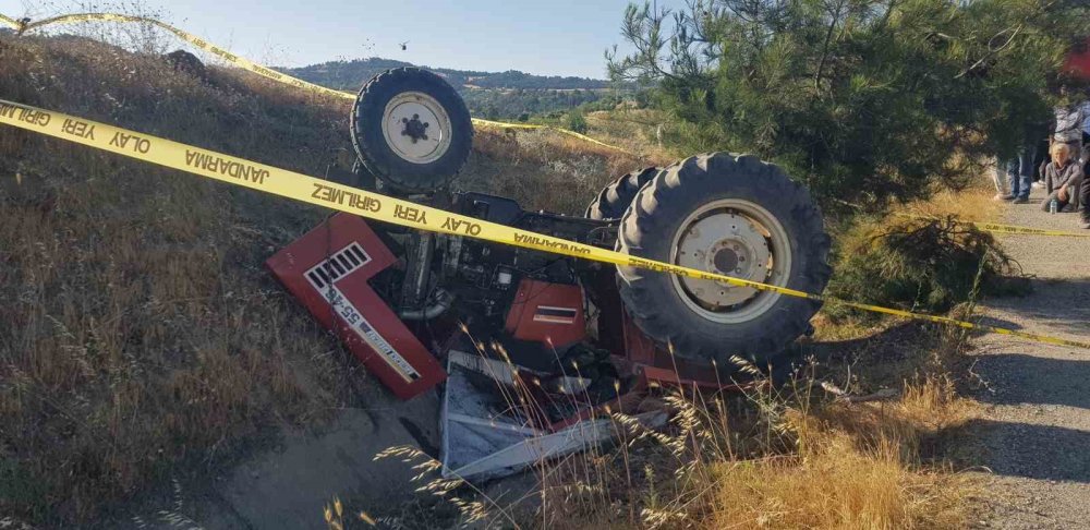 Traktörün devrilmesi sonucu hayatını kaybetti