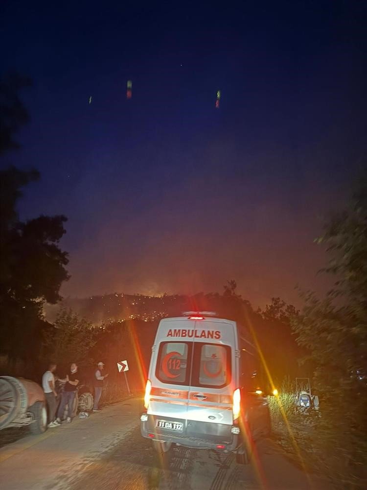 Eskişehir’den 2 Umke Aracı Ve 10 Personel Bilecik Yangınına Desteğe Gitti