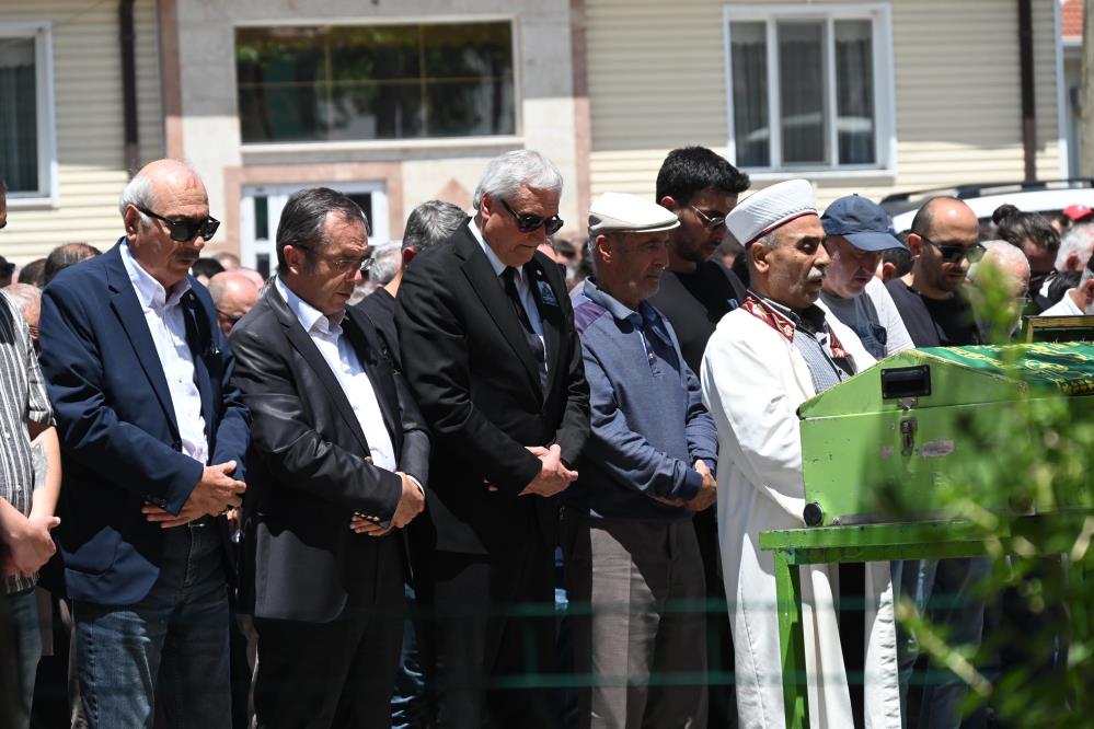 baskan-yardimcisi-engin-kardes-son-yolculuguna-ugurlandi.jpg