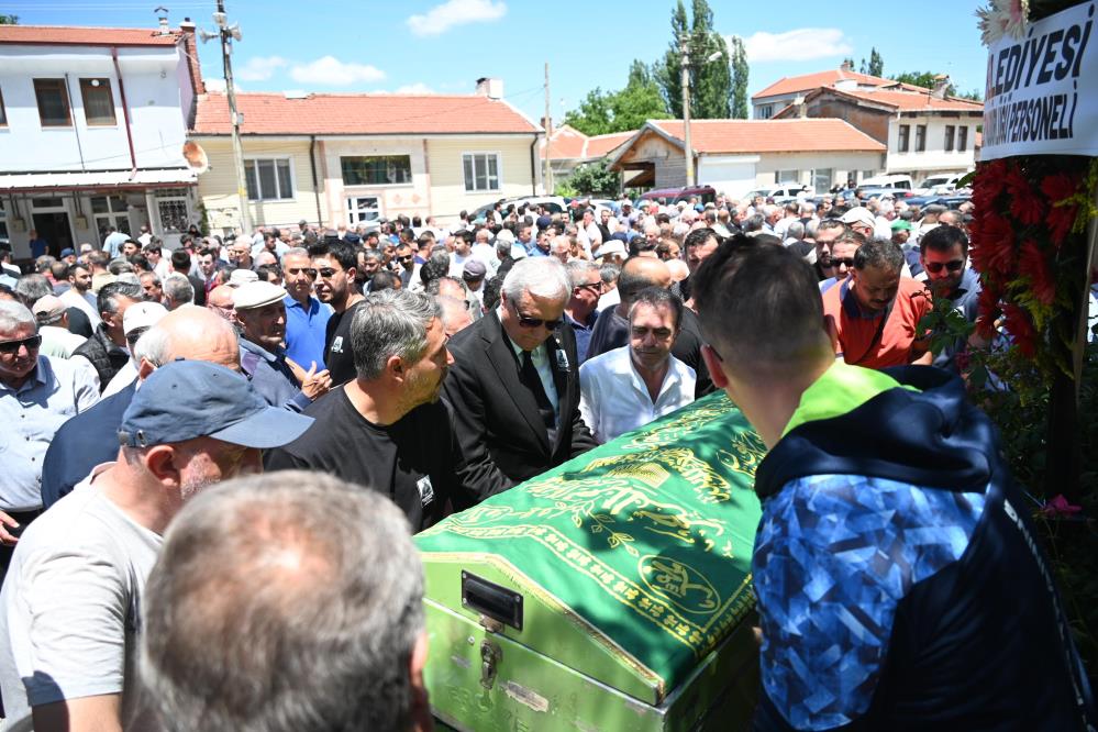 baskan-yardimcisi-engin-kardes-son-yolculuguna-ugurlandi2.jpg