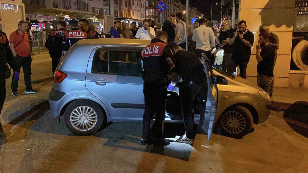 Benzin İstasyonundan Otomobil Çaldı!