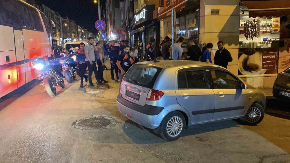 Benzin İstasyonundan Otomobil Çaldı!