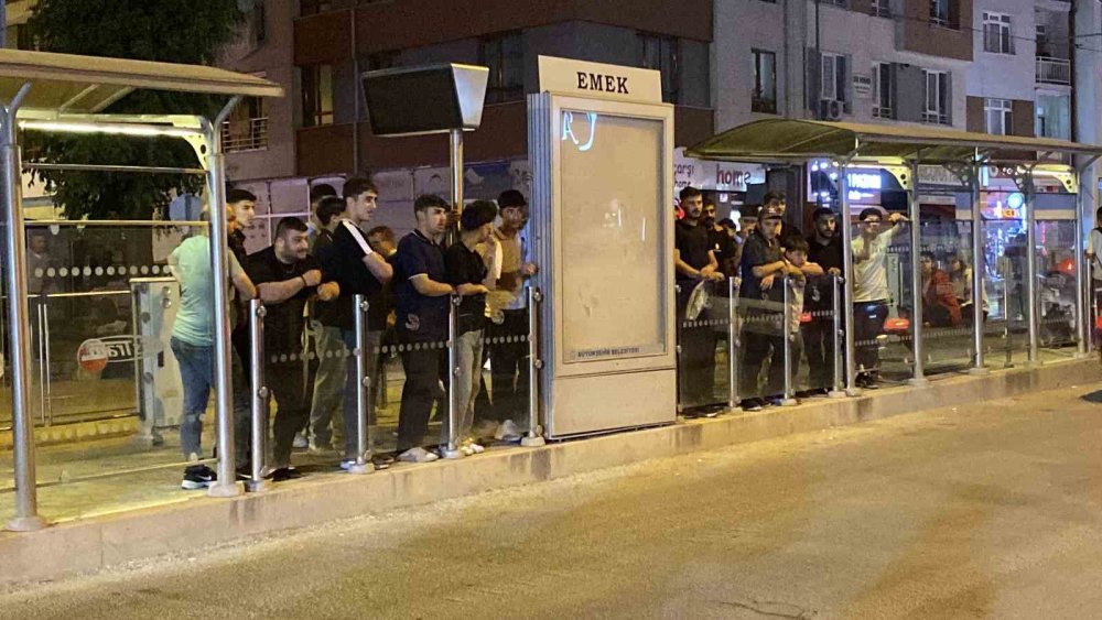 Benzin İstasyonundan Otomobil Çaldı!