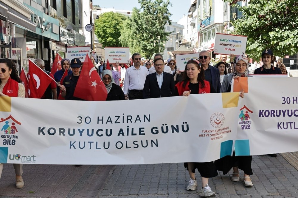 ’Koruyucu Aile Yürüyüşü’ne Yoğun Katılım