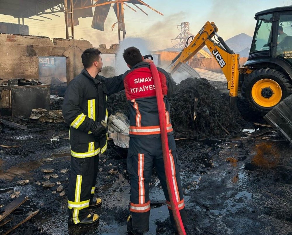 Palet Fabrikasında Çıkan Yangın Söndürüldü
