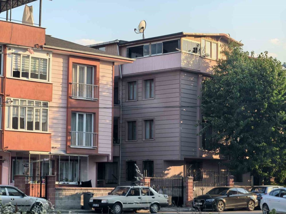 3. Kattan Düşen 2 Yaşındaki Çocuk Ağır Yaralandı