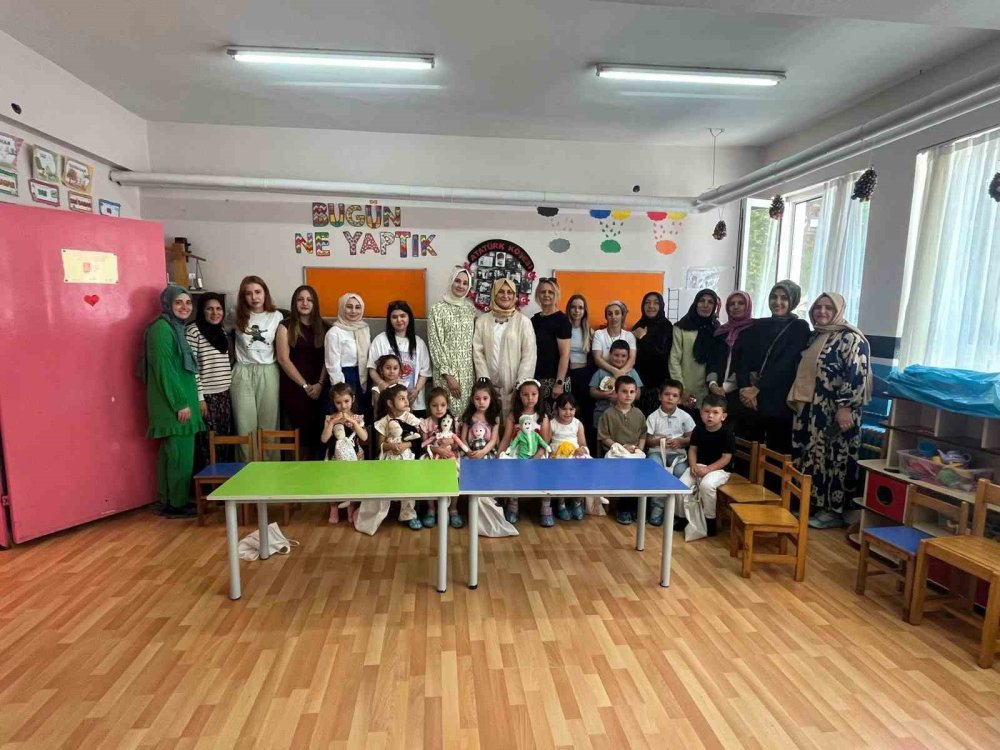 Derste Ürettiklerini Anaokulu Öğrencilerine Hediye Ettiler
