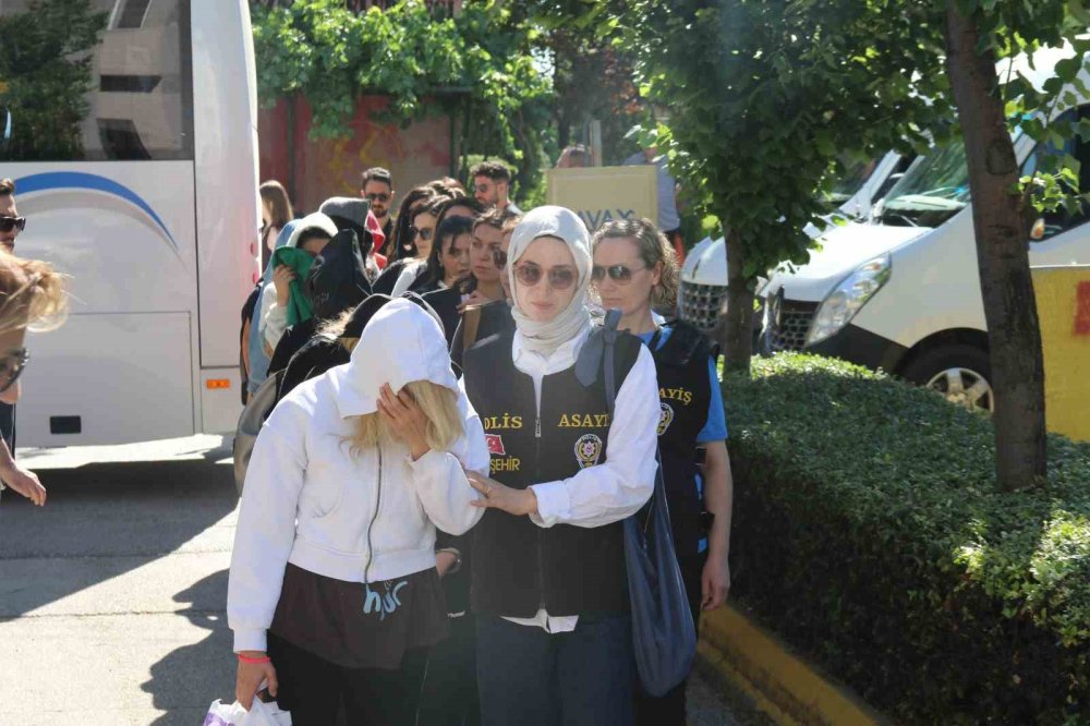Aylarca Süren Takibin Ardından Düzenlenen Fuhuş Operasyonunda 19 Şüpheli Yakalandı
