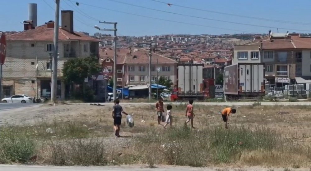 Çevre İçin Ter Döken Çocuklara Dondurmalı Teşekkür