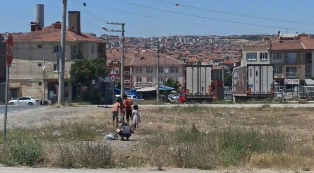 Çevre İçin Ter Döken Çocuklara Dondurmalı Teşekkür
