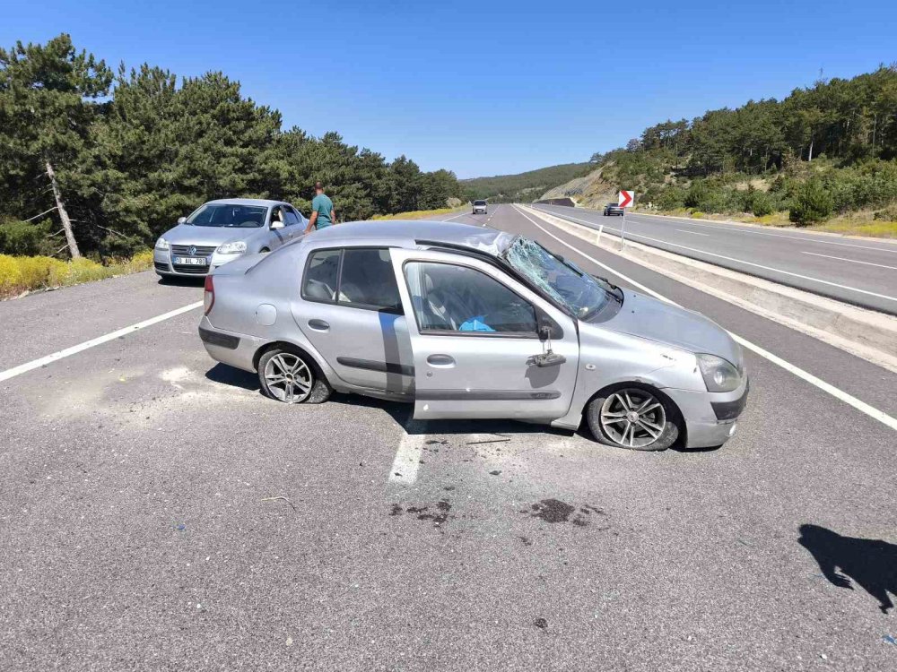 Otomobil Takla Attı: 3 Yaralı