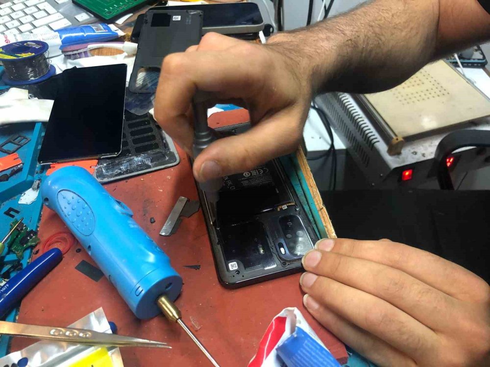 Vatandaşlar Yazın Telefon Kullanırken Dikkat Etmeli