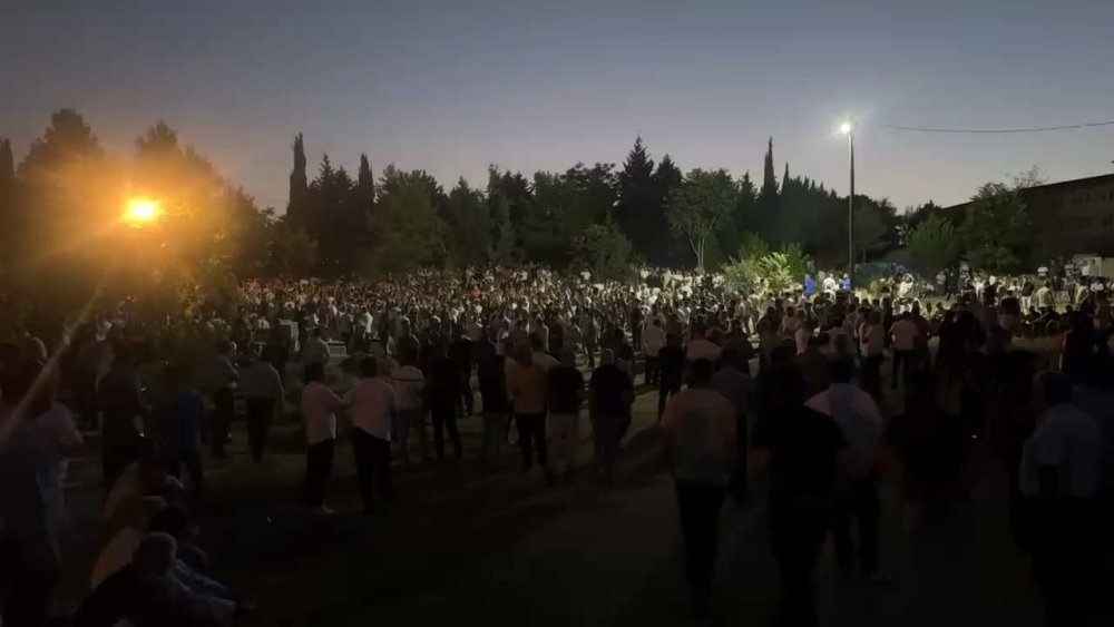 3. Kattan Düşerek Hayatını Kaybeden İnşaat İşçisi Toprağa Verildi