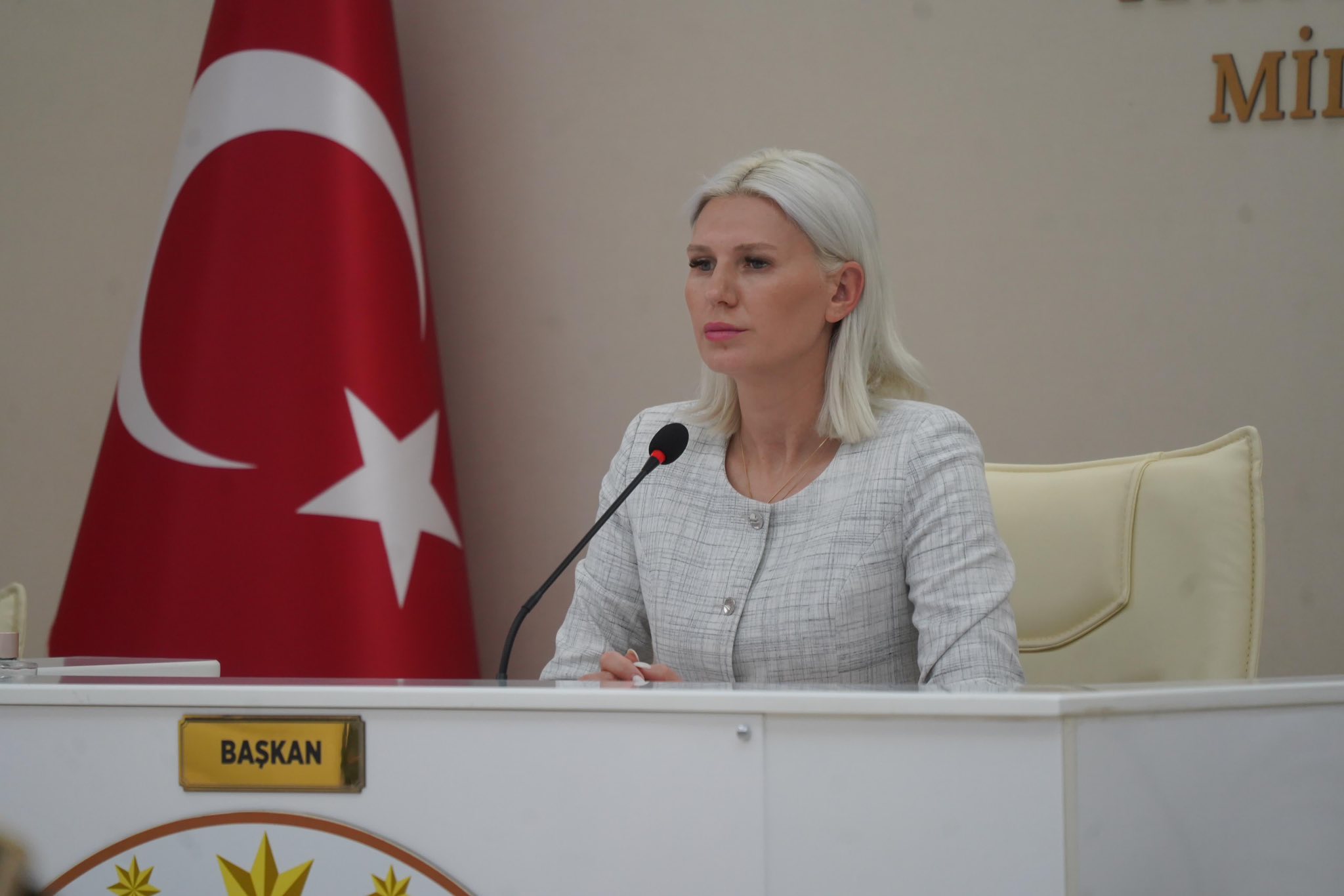 baskan-subasi-uyardi-lutfen-aniz-yakmayalim.jpg