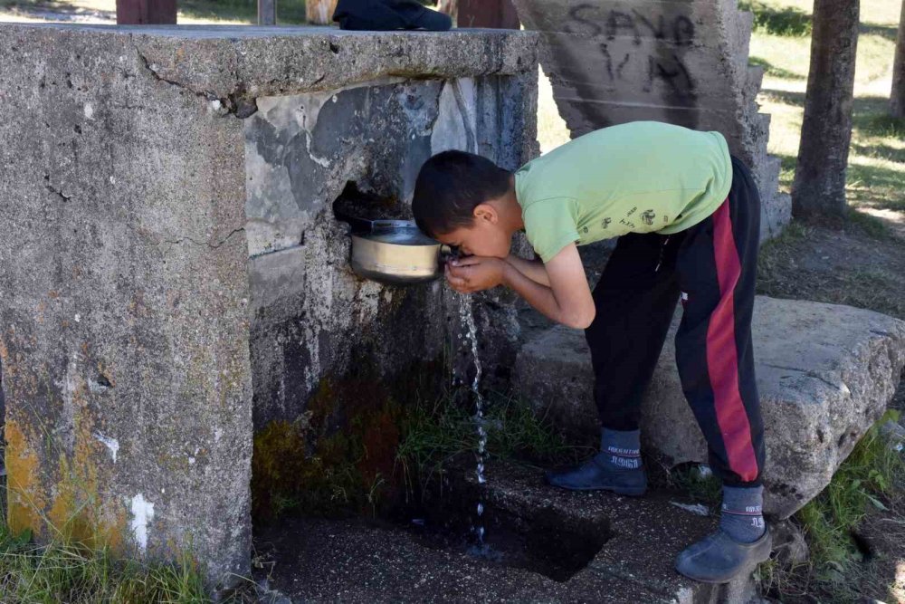 Şehir Kavruluyor, Yayla Nefes Aldırıyor