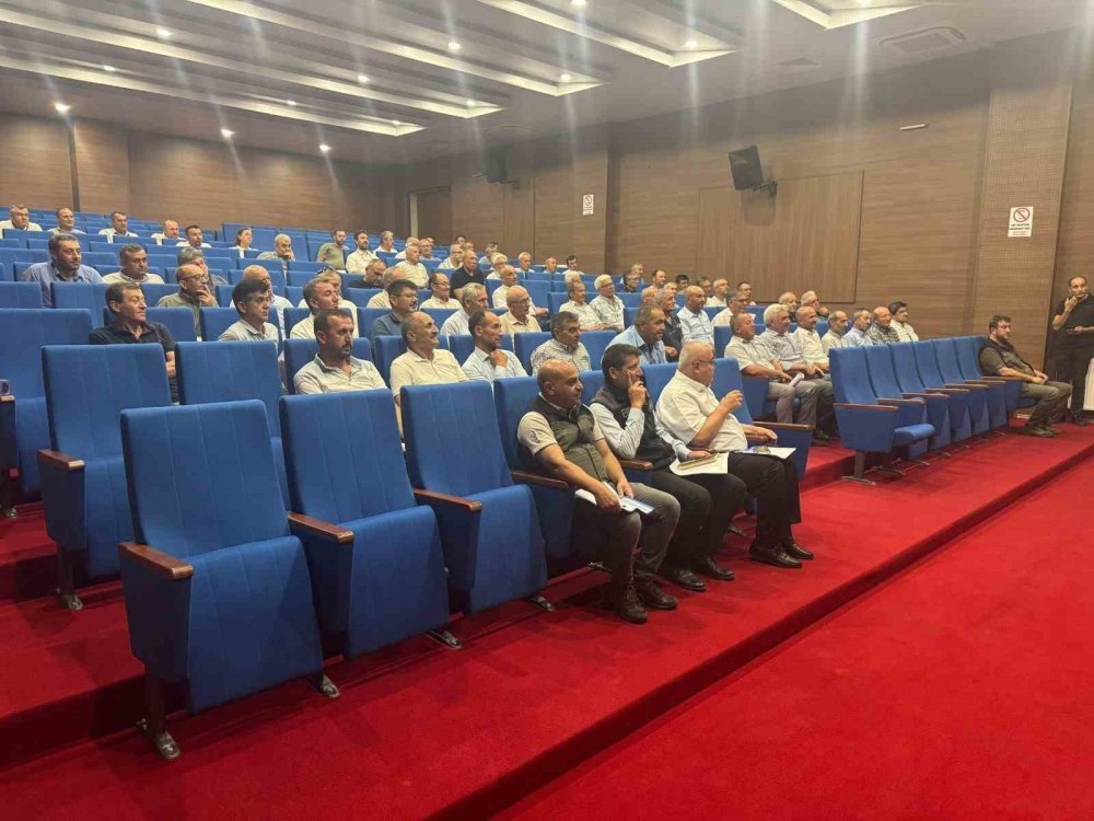 Muhtarlara Ve Biçerdöver Sahiplerine Yangınla Mücadele Eğitimi