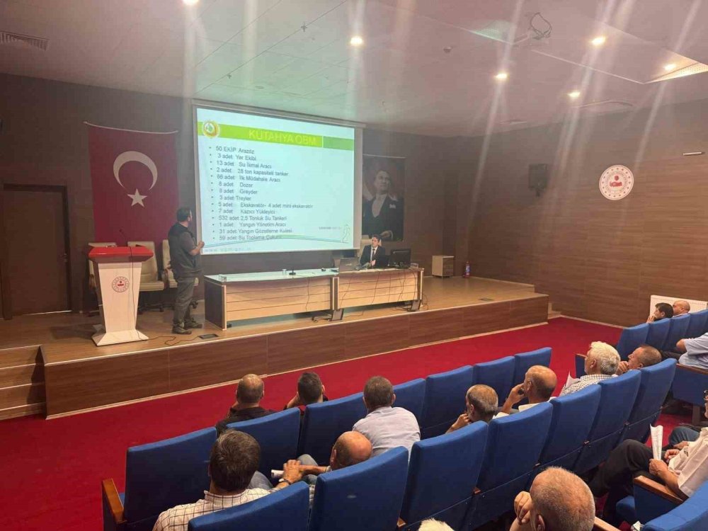 Muhtarlara Ve Biçerdöver Sahiplerine Yangınla Mücadele Eğitimi