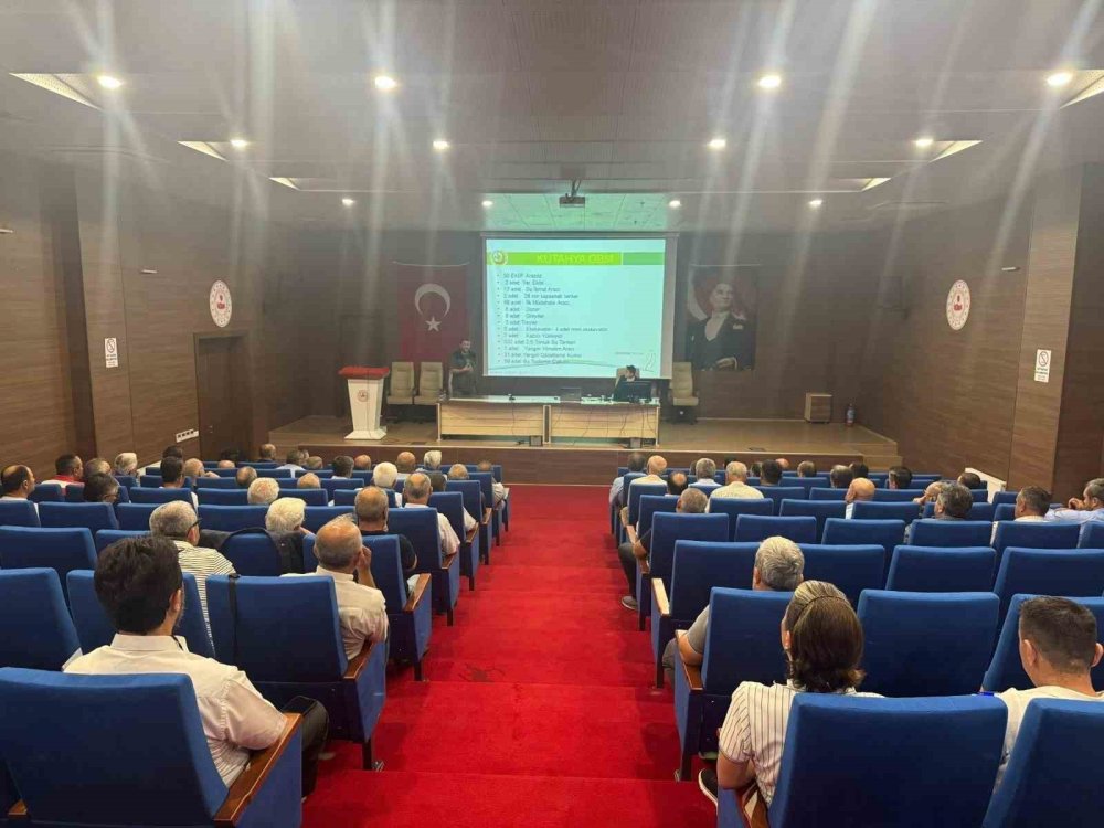 Muhtarlara Ve Biçerdöver Sahiplerine Yangınla Mücadele Eğitimi