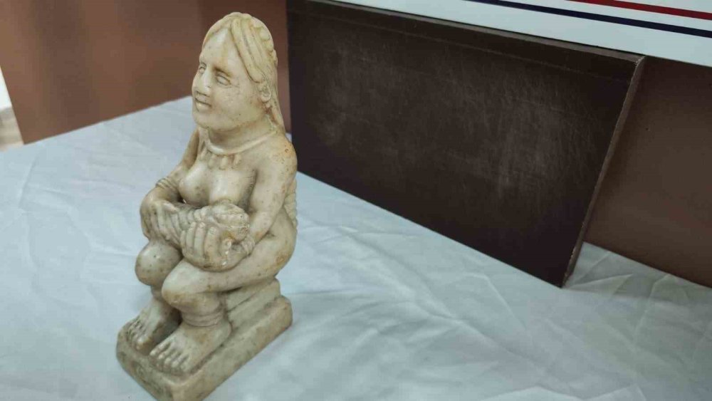 Antik Dönemine Ait 1700 Yıllık Tarihi Eser Ele Geçirildi