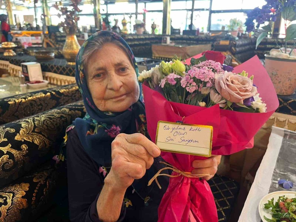 54 Yıldır Bütün Zorlukları El Ele Atlatıp Aşklarını İlk Günkü Gibi Yaşıyorlar