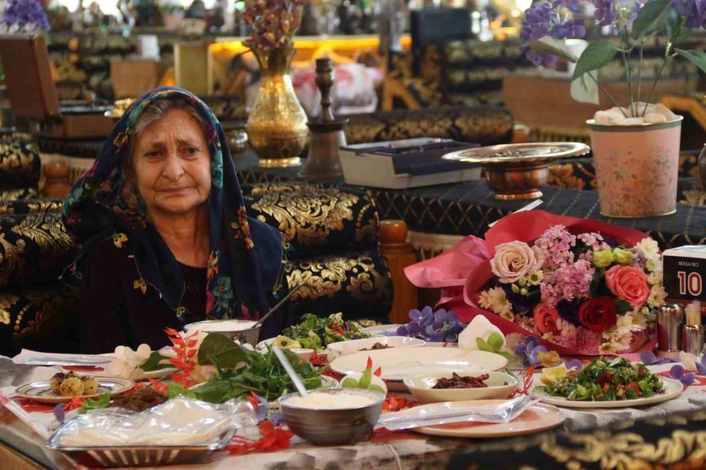 54 Yıldır Bütün Zorlukları El Ele Atlatıp Aşklarını İlk Günkü Gibi Yaşıyorlar