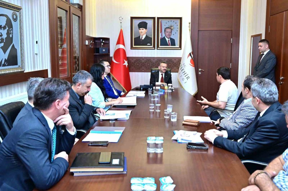 Vali , Vatandaşların Taleplerini Dinledi