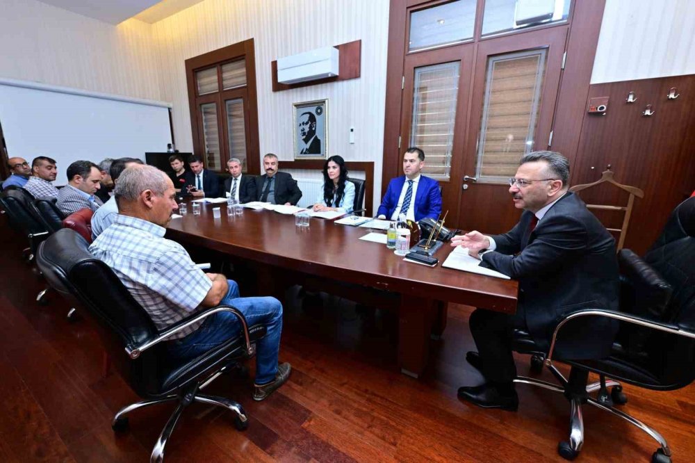 Vali , Vatandaşların Taleplerini Dinledi