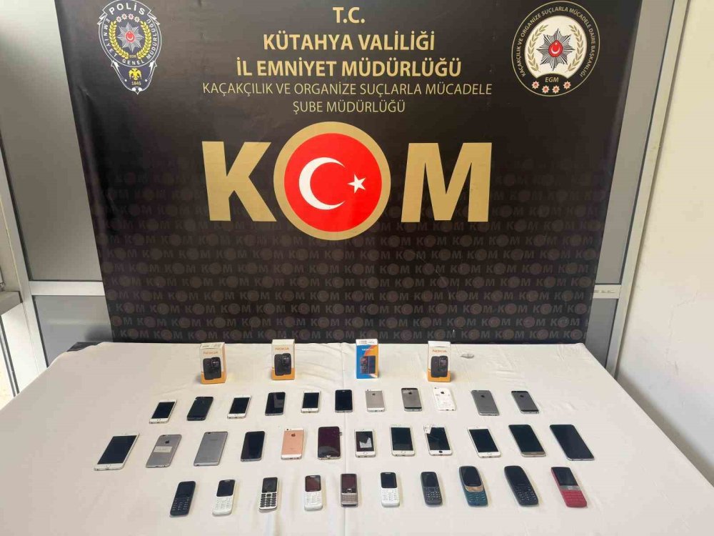 37 Adet Gümrük Kaçağı Cep Telefonu Ele Geçirildi
