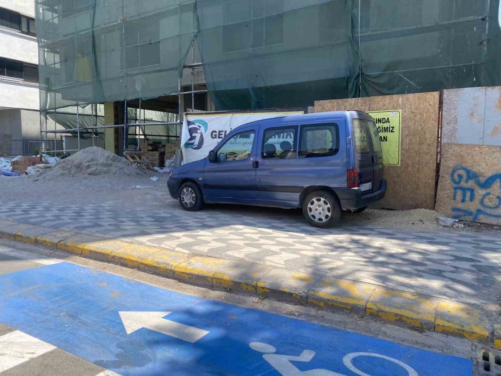 Bisiklet Yolları Nedeniyle Sürücüler Park Sorunu Yaşıyor