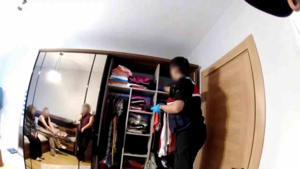 Dev Dolandırıcılık Çetesine Operasyon Anı Kamerada
