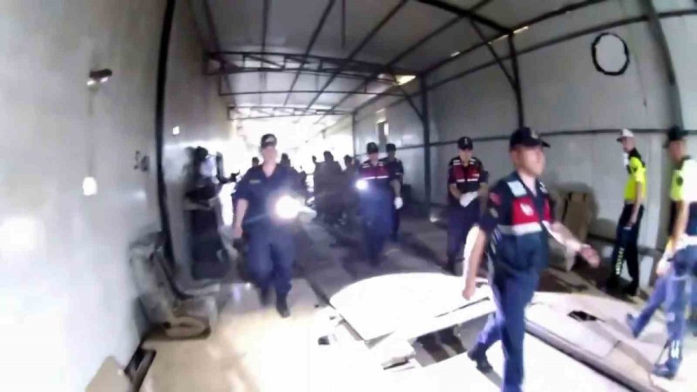 Dev Dolandırıcılık Çetesine Operasyon Anı Kamerada