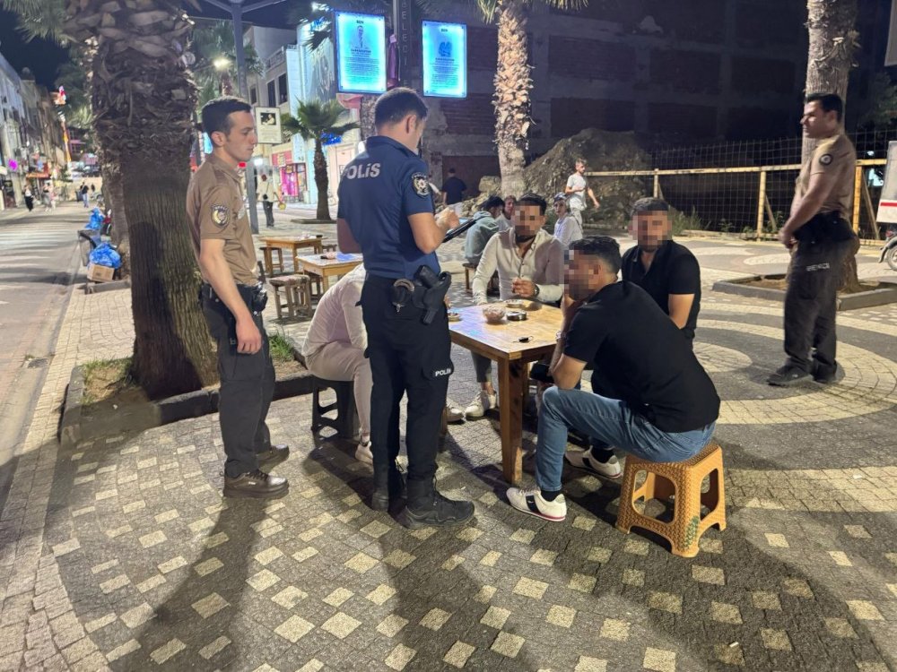 ‘Huzur Uygulaması’nda Uyuşturucu Ele Geçirildi: 2 Gözaltı