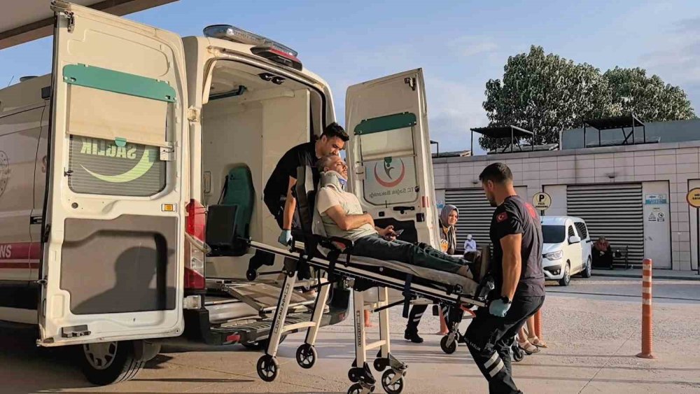 İki Otomobil Çarpıştı: 1’i Ağır 4 Yaralı