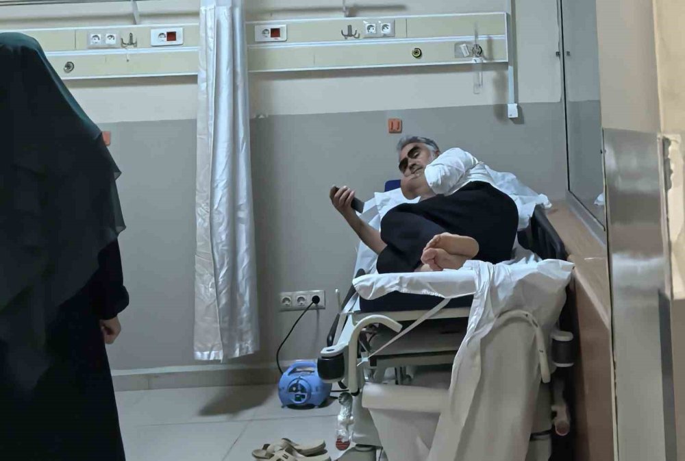 Kendisini Isıran Yılanı Poşete Koyup Hastaneye Gitti
