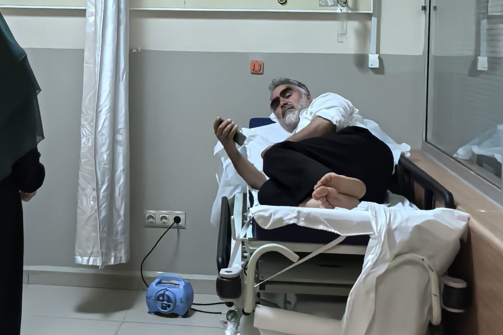 Kendisini Isıran Yılanı Poşete Koyup Hastaneye Gitti
