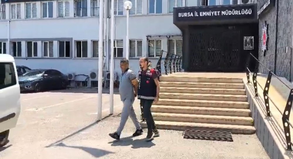Kendisini Kaymakam Olarak Tanıtan Dolandırıcı Onlarca Kişiyi Kandırdı